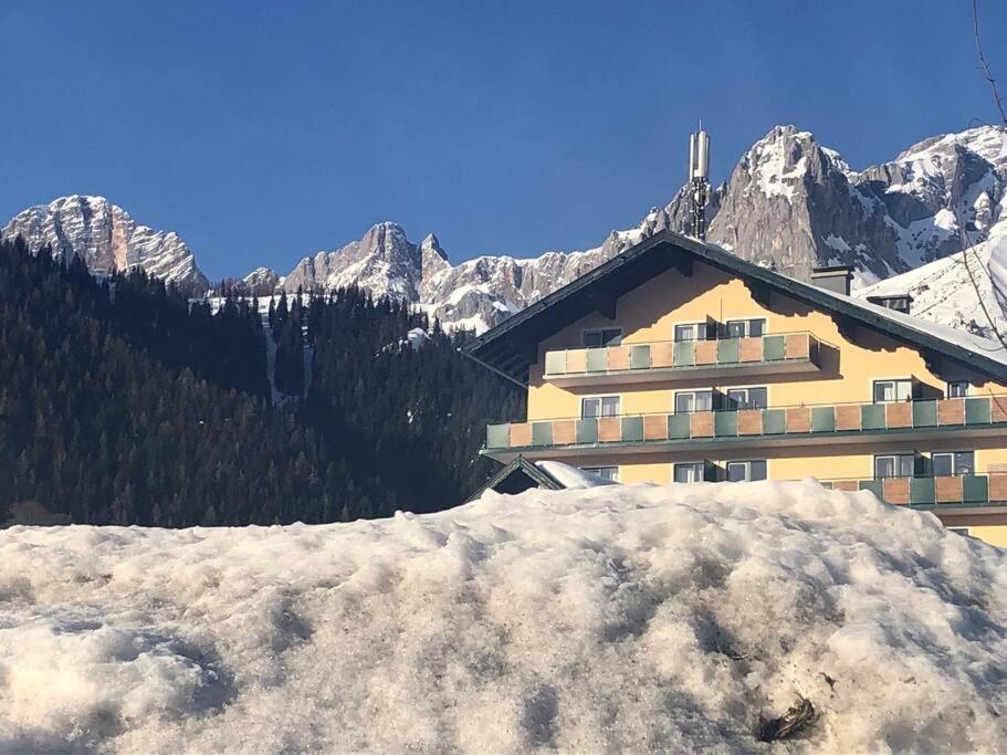 Family Appartment - Dachstein View - Casa Kaspar Ramsau am Dachstein Exterior foto